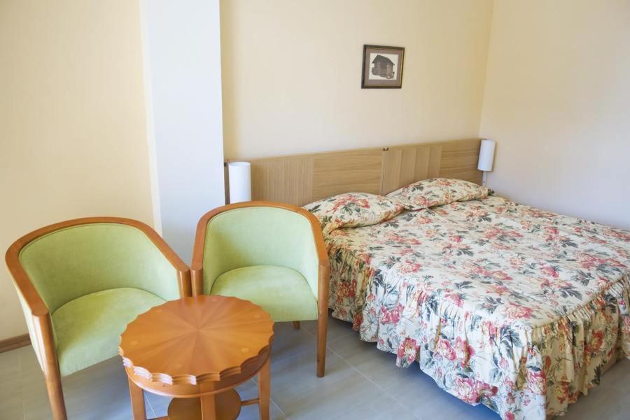 Oasis Park Hotel - New Managment Nesebar Bagian luar foto