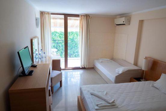 Oasis Park Hotel - New Managment Nesebar Bagian luar foto